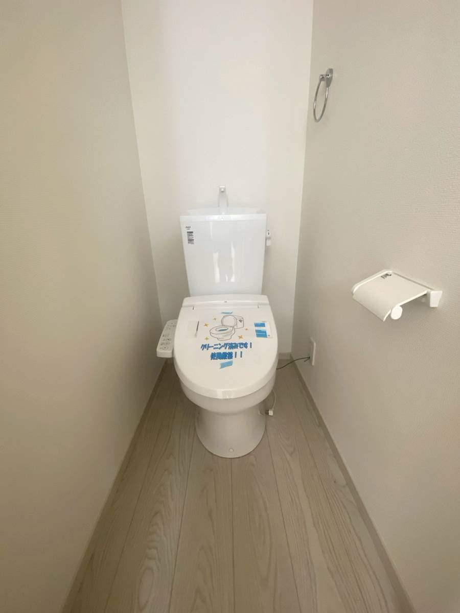 島本町広瀬二丁目2期２号地のトイレ|1.2階にそれぞれトイレがあります。混み合う朝も重宝します。