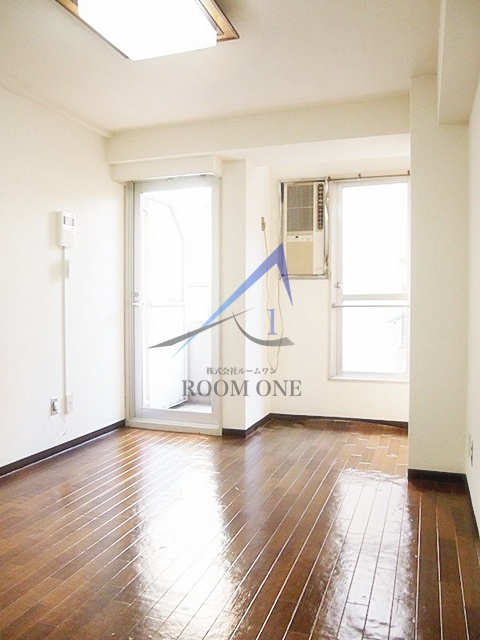 ソフトタウン赤坂の居間・リビング|洋室のお部屋です。