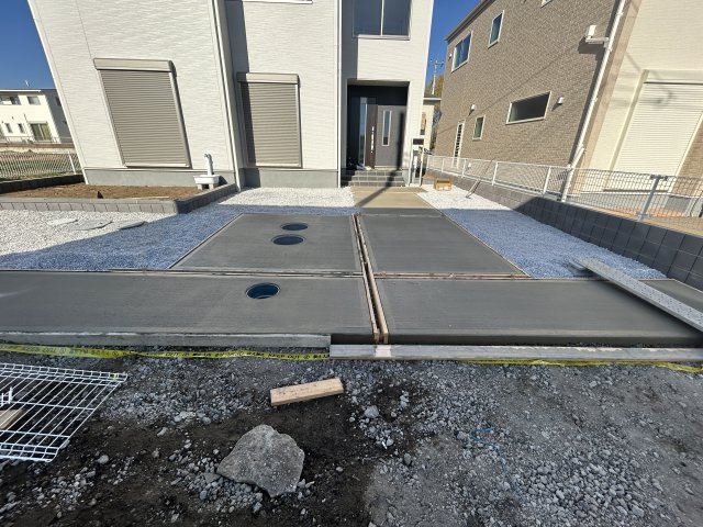 新築　伊勢崎市東小保方町第２　Livele Garden.S　1号棟の駐車場|現地写真　駐車スペースは2台分可能です！

