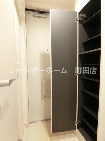 リブリ・湘南シティ※初期費用分割あと払いサービス利用可能物件の玄関