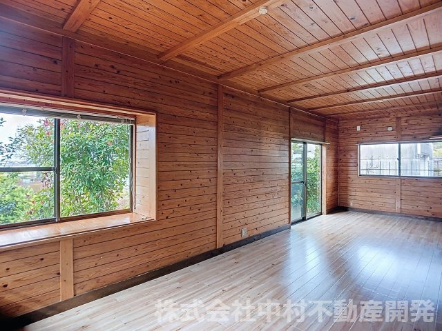 岩古曽貸家の居間・リビング