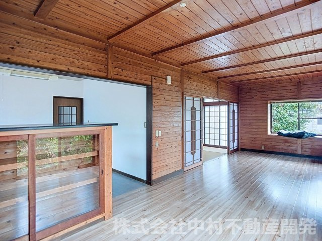 岩古曽貸家の居間・リビング