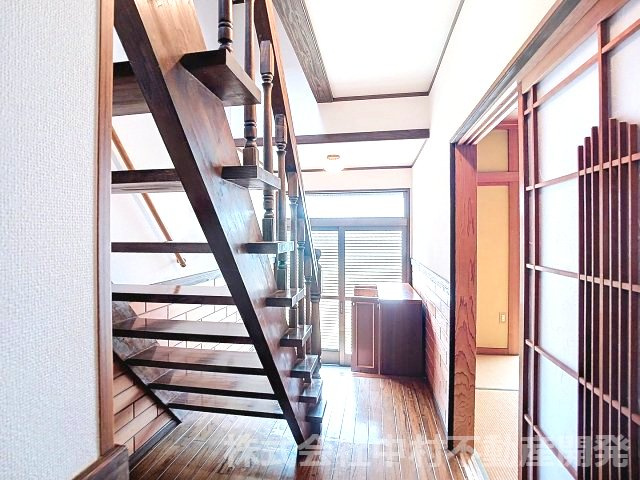 岩古曽貸家の玄関