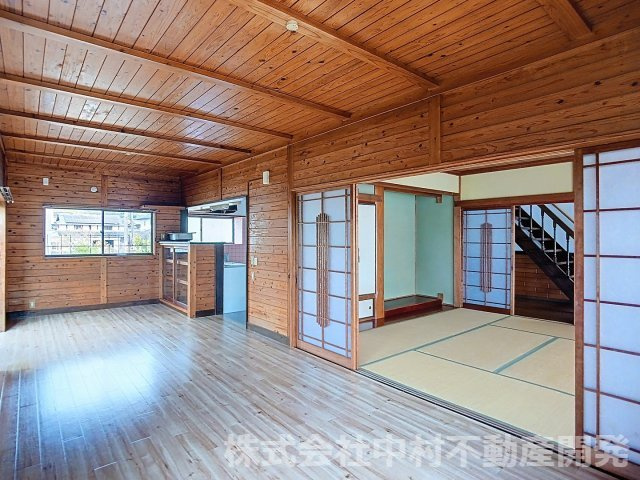 岩古曽貸家の居間・リビング