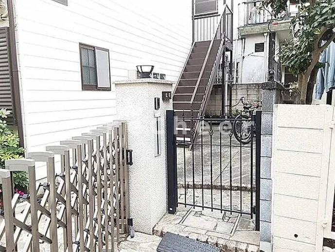 ハウスフローラルのエントランス