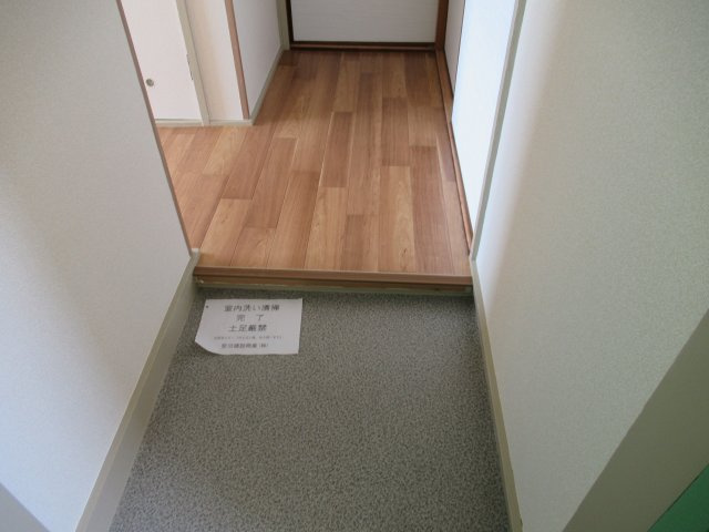 兵庫県公社　伊丹鴻池　３B号棟の玄関|シンプルで使いやすい玄関です