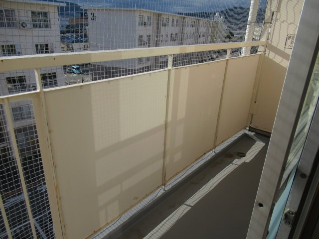 兵庫県公社　伊丹鴻池　３B号棟のバルコニー|開放的で明るい空間を演出してくれるバルコニーです