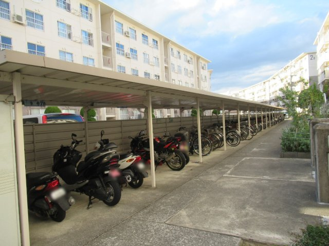兵庫県公社　伊丹鴻池　３B号棟のその他共用部分|駐輪場です