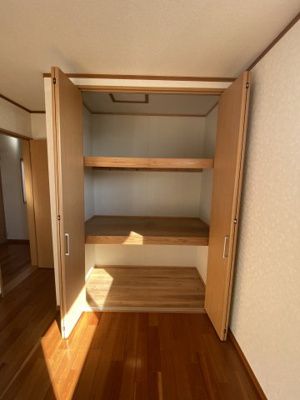 【内装】 | サンハウス文京 | 2階洋室6.5帖収納