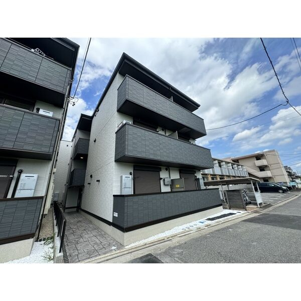 JoyFirst(ジョイファースト)の外観