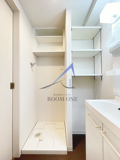 スカイコートパレス両国の設備|洗濯機置き場です。