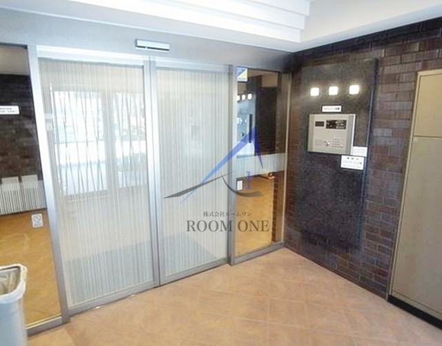 スカイコートパレス両国のエントランス