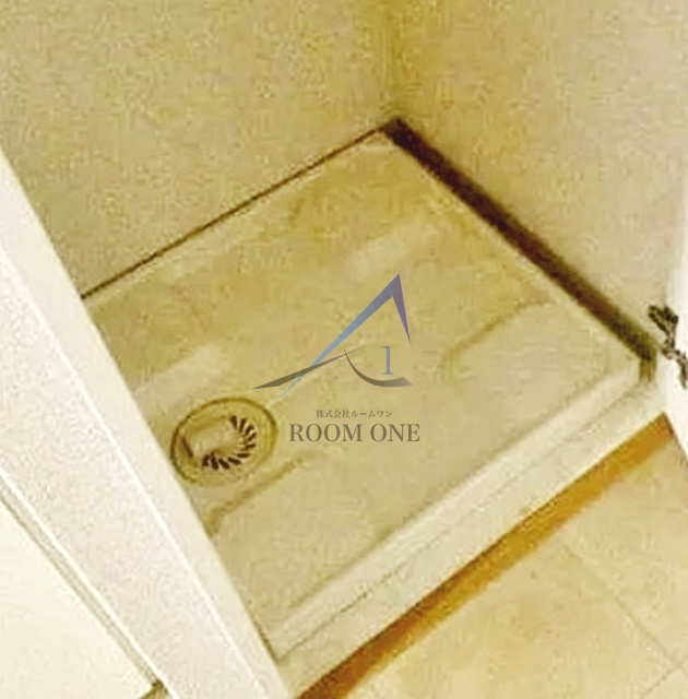 ブライズ早稲田東の設備|洗濯機置き場です。