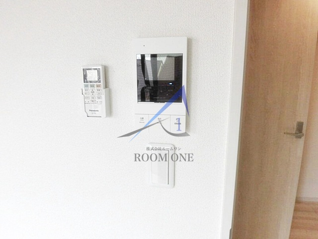 フォレスタ赤羽のセキュリティ|モニター付きインターホンです。