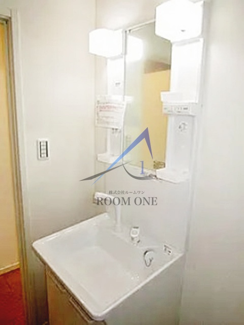 ソレーユ雑司が谷の洗面所|独立洗面台です。