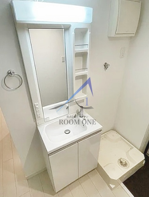 エルファーロ小竹向原の洗面所|独立洗面台です。