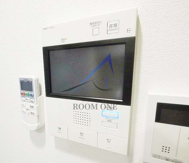 グランドコンシェルジュ氷川台のセキュリティ|モニター付きインターホンです。