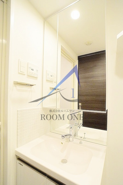 グランドコンシェルジュ氷川台の洗面所|独立洗面台です。