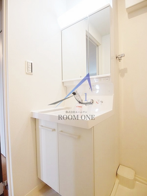 A-Houseの洗面所|独立洗面台です。