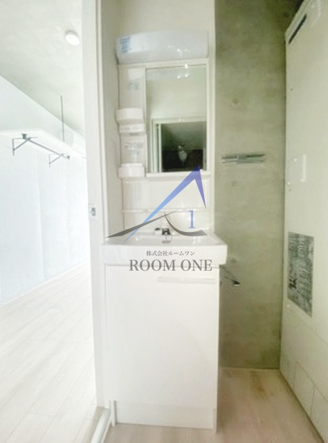 コルク新板橋の洗面所|独立洗面台です。