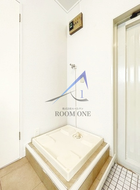 コーポ富貴の設備|洗濯機置き場です。