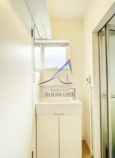 コーポ富貴の洗面所|独立洗面台です。