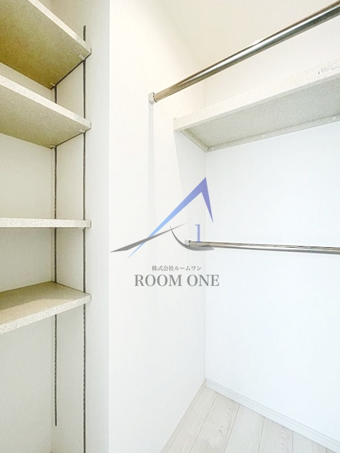 ミハス目白の収納|ウォークインクローゼットです。