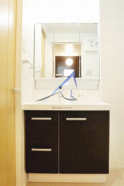 ソフィア大塚の洗面所|独立洗面台です。