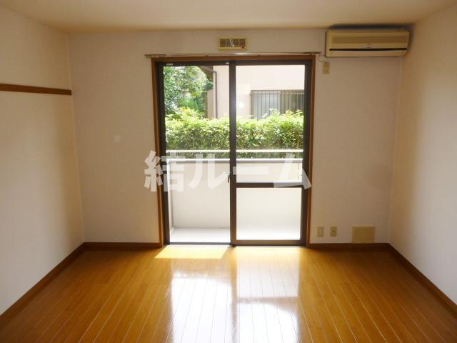 練馬区桜台３丁目のアパートの居間・リビング