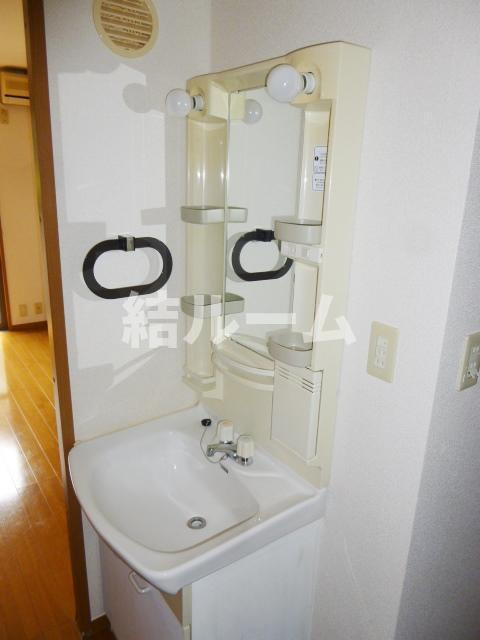 練馬区桜台３丁目のアパートの洗面所