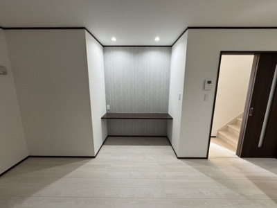 【居間・リビング】 | うるま市江洲（全2棟）ラスト1号棟 | 1号棟　LDK18帖♪カウンター付き♪