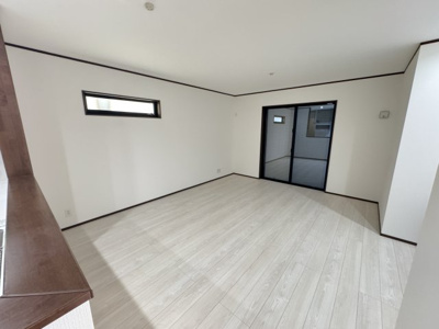 【居間・リビング】 | うるま市江洲（全2棟）ラスト1号棟 | 1号棟　LDK18帖♪