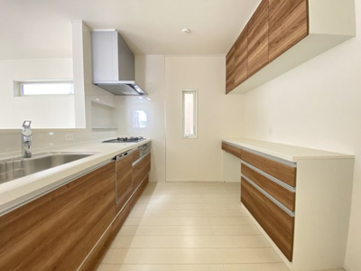 【キッチン】 | うるま市江洲（全2棟）ラスト1号棟 | ※同仕様写真です　カップボード＆ビルトイン食洗機付き♪