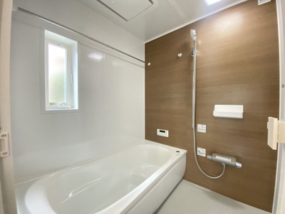 【浴室】 | うるま市江洲（全2棟）ラスト1号棟 | ※同仕様写真です　浴室換気乾燥機付き♪