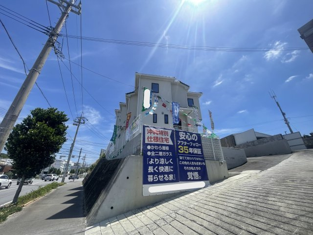 うるま市江洲（全2棟）ラスト1号棟の外観|1号棟　並列駐車2台可♪