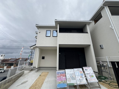 【外観】 | うるま市江洲（全2棟）ラスト1号棟 | 1号棟　並列駐車2台可♪