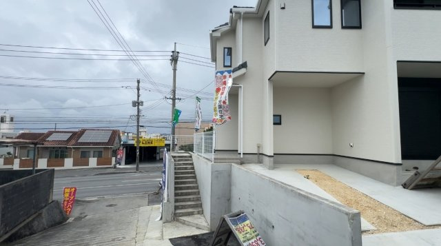 うるま市江洲（全2棟）ラスト1号棟のエントランス|1号棟　素敵なエントランス♪