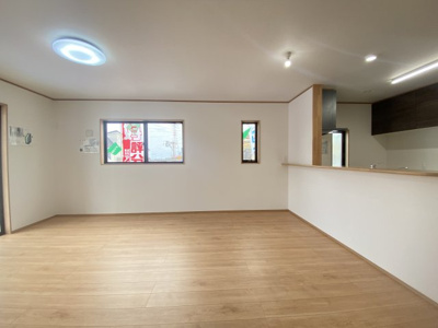 【居間・リビング】 | うるま市江洲（全2棟）ラスト1号棟 | ※同仕様写真です　