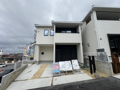 【外観】 | うるま市江洲（全2棟）ラスト1号棟 | 1号棟　並列駐車2台可♪