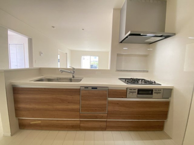 【キッチン】 | うるま市江洲（全2棟）ラスト1号棟 | ※同仕様写真です　ビルトイン食洗器付き♪