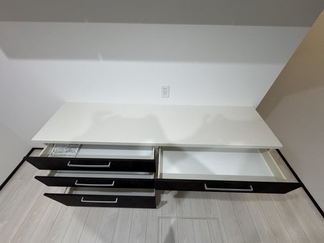 うるま市江洲（全2棟）ラスト1号棟のキッチン|1号棟　カップボード付き♪