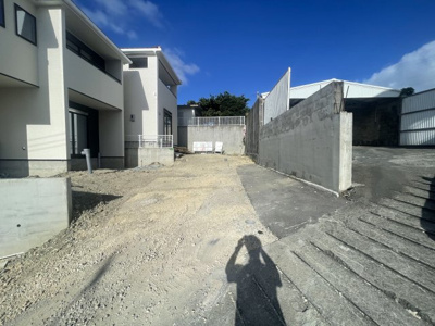 【前面道路含む現地写真】 | うるま市江洲（全2棟）ラスト1号棟 | ※2025.9.26撮影
