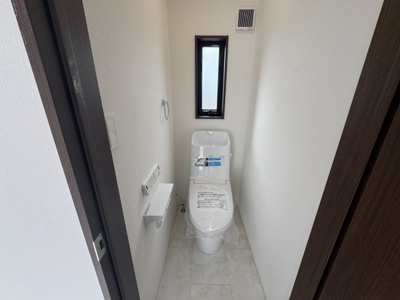 【トイレ】 | うるま市江洲（全2棟）ラスト1号棟 | 1号棟　温水洗浄便座♪