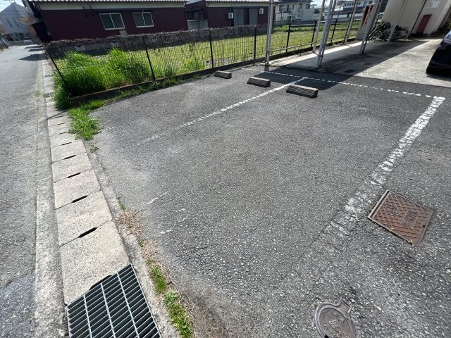 スタットニューヘン英賀保の駐車場