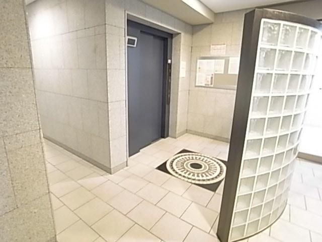 アドバンス三宮ステージアの外観