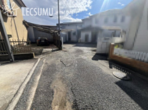 姫路市辻井８丁目/中古戸建の前面道路含む現地写真