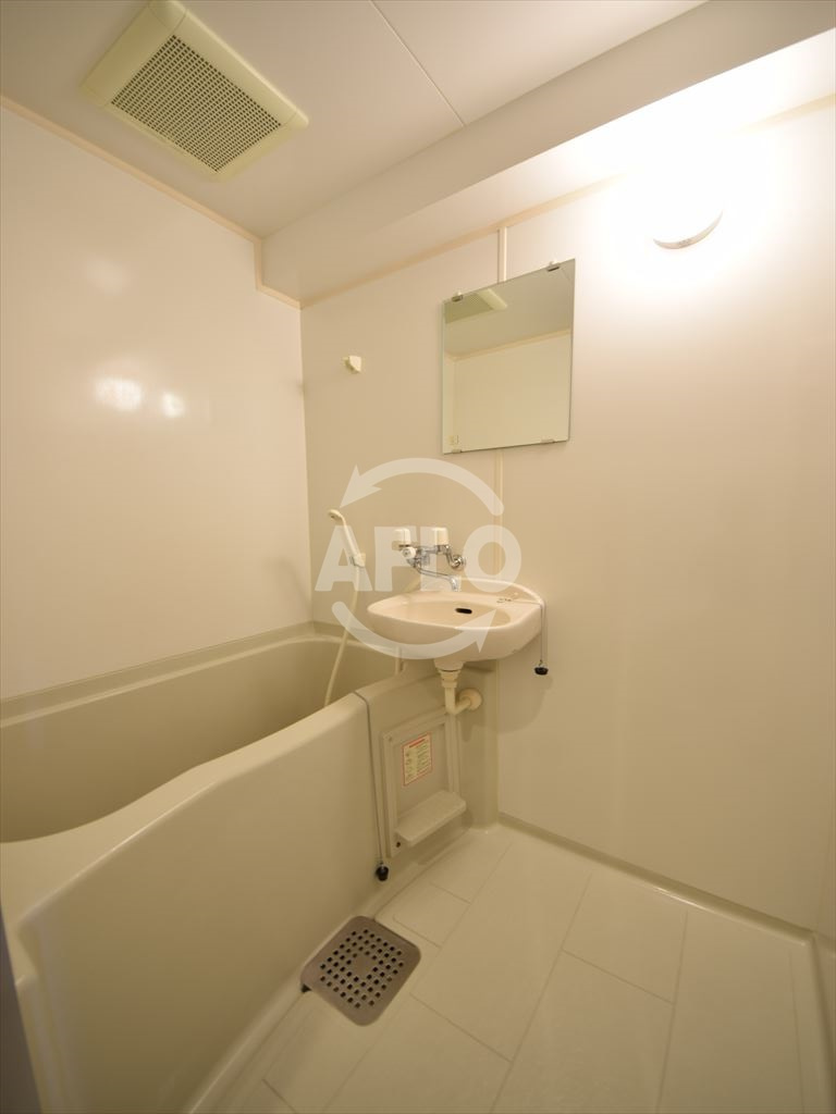 サンキャドマスMinami・堀江の浴室|サンキャドマスMinami・堀江　洗面台つきバスルーム