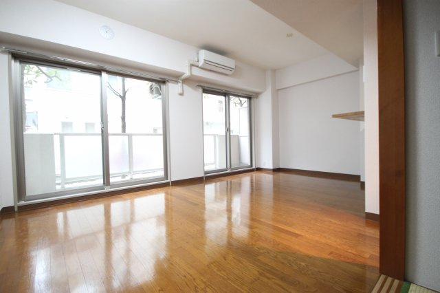 【居間・リビング】