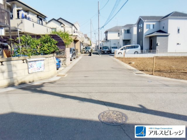 建築条件付き売地／三芳町北永井　全２区画の前面道路含む現地写真