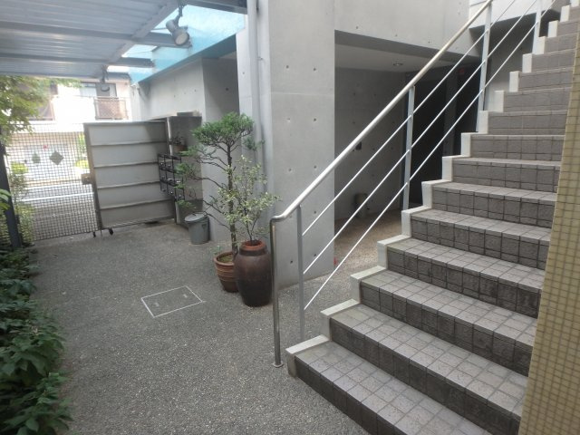 【エントランス】